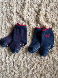 Uniqlo 嬰兒襪（1歲