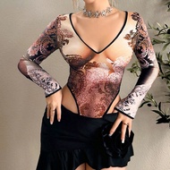เสื้อยืด วินเทจ ลวดลาย คอวี แขนยาว