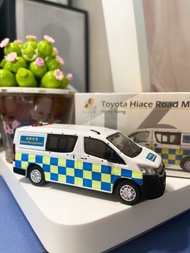 Tiny Micro Shadow 1: 64 Toyota Hiace Hiace H300 Hong Kong Road Management Alloy Car Model