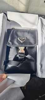 PRADA 手機袋 2020年買 好少使用