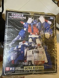 TAKARA TOMY 變形金剛 MP-22  માસ્ટરપીસ Ultra Magnus
