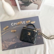 Chanel 盒子w/handle 100%new🖤