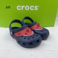 รองเท้า Crocs แบบสวมสำหรับเด็กผู้หญิงและผู้ชาย งานสวยนิ่มมากใส่สบายดูดีทันสมัยกำลังฮิตสุดๆ ห้ามพลาดนะคะ