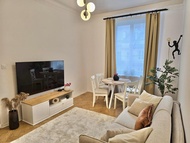 บ้านเดี่ยว 2 ห้องนอน 1 ห้องน้ำส่วนตัว ขนาด  ตร.ม. – วอร์ซอว์ (Widok Apartment, 53 m2, City Center)