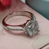 925 Pure Silver Ladies Ring With 7mm CZ Stones. Cincin Perak Perempuan Dengan Batu Permata Zircon.