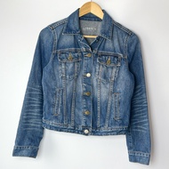 GAP Jeans Jacket Women's The Front Bag Can Be Used. The Fabric Is Not Very Thick. Wear It To Cover W