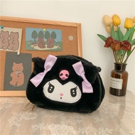 CENPAI การ์ตูนลายการ์ตูน กระเป๋าเครื่องสำอาง Kuromi Plush เมโลดี้ Cinnamoroll กระเป๋าถือผ้าพลัฌ แบบพกพาได้ ถุงเก็บสัมภาระ กระเป๋าเครื่องสำอาง Kuromi สำหรับนักเรียน