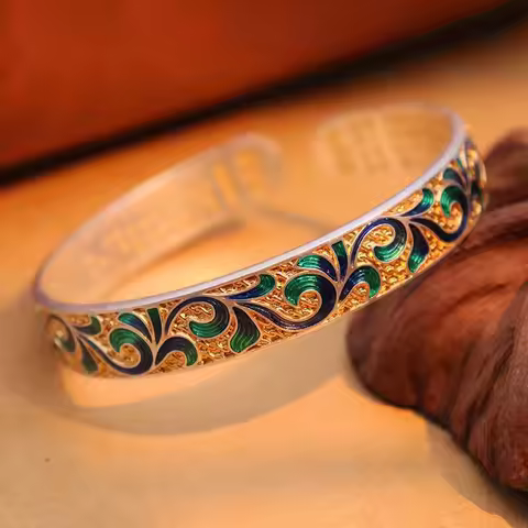 925 silver antique gold craftsmanship hollowed out enamel Roll Grass Pattern bracelet engraved heart