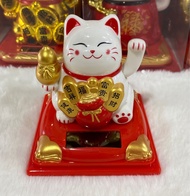 Mèo Thần Tài ngoắc tay năng lượng mặt trời tay cầm hồ lô bụng ôm túi tiền thu hút tài lộc mã AG02