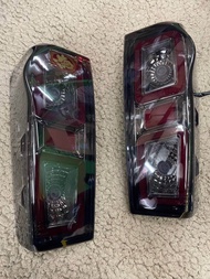 ไฟท้าย dmax 2012 2014 2016 2018 led สีดำ และ สีสโมค ลายปี2020