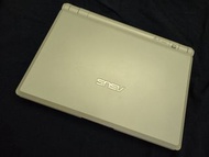 ASUS Eee PC 701 初代迷你手提電腦