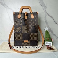 LV Nigo聯名款直立托特包
