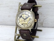 手工藝手錶 BHW127 手動上鍊 黃銅 33 毫米坐墊錶殼 縫紉機針跡 BR 阿拉伯數字 手工藝手錶