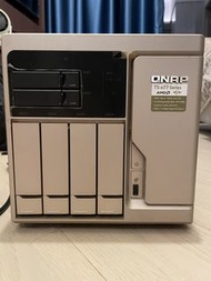 QNAP TS-677 NAS