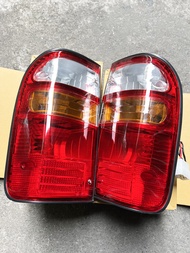 ไฟท้าย TOYOTA TIGER D4D 3สี 02-03 (04-485) ขายแบบคู่และแบบเฉพาะข้าง