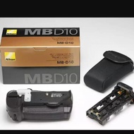 NEW Condition Nikon MB-D10 Multi Battery Pack D300 & D700 Digital SLR Camera