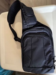 （全新）PacSafe 防盜斜孭袋 Black Sling Bag