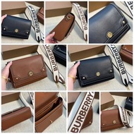 2️⃣星期到貨‼️ Burberry note 寬肩帶郵差包