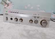 Aiwa A30Stereo Integrated Amplifier (迷你合併式擴音機)Price 售價 ： HKD 486 (二手，88%新淨，功能全正常。)Transaction  交易方法:  hand in or send by sf express after payment settled 先付款後面交或者發香港本地順豐.Country ：JapanManufacturer / BrandAiwa Co. Ltd.; TokyoYear：1982