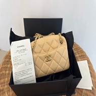 近新CHANEL米色小羊皮金釦金幣雙鏈兩用相機包AS5190