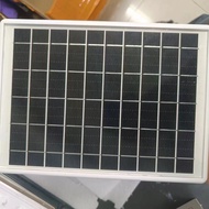 แผงโซล่าเซลล์ 8W มีแบตในตัว 6ก้อน 18000MAH ไฟออก5V สำหรับ กล้องวงจรปิด(ไม่รวมขาติดตั้ง)