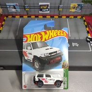 Hot Wheels Mitsubishi Pajero Evolution White Mud Studs 3/5 4x4