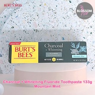 Burts Bees - Charcoal + Whitening Fluoride Toothpaste 133g Mountain Mint ยาสีฟันชาร์โคล+ไวท์เทนนิ่ง