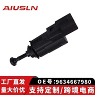 E-commerce Foreign Trade Applicable Peugeot 307/308/C2/MT Brake Light Switch 2 Plugs9634667980