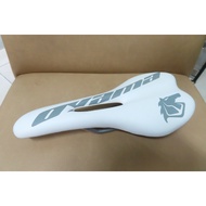 [Bb Iron Horse] OYAMA Seat Cushion Bicycle High Gauge (White)