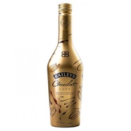 Baileys Chocolate lux mixed with irish Chocolate Milk cocktail