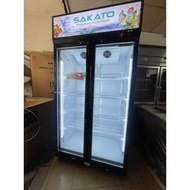 NEW-SAKATO 2 DOORS 800L CHILLER Cake, Sayur, Minuman dan Bunga (Glass heater) Frost Free