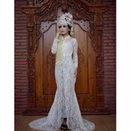 Ijab parel's white brocade kebaya