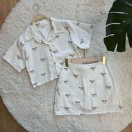 🌷 Bowling jeans set ชุดเซ็ทยีนส์ เสื้อครอปเชิ้ตมาพร้อมกับกระโปรงลายโบว์ มีซับใน ใส่ไปคาเฟ่ มีหลายไซส