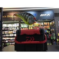 DAIWA TACKLE BOX BLACK/RED (2022)