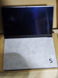 16 吋，世一超輕LG Gram SuperSlim notebook 989 gram 16g 512 g SSD OLED