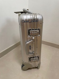 Rimowa aluminium cabin size luggage 鋁