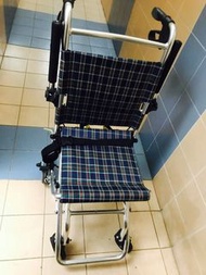 📣.. 全新 易收納❤️方便出入❗️超輕鋁合金 摺疊輕便輪椅 折疊輕便 可推 可坐 老年 旅行 代步車 老人手推車 (車重6.9kg, 承重75kg) Foldable lightweight Whe