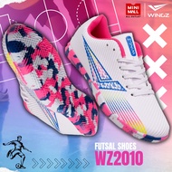 รองเท้าฟุตซอล ( Wingz WZ 2010 ) รองเท้าฟุตบอลหนังสังเคราะห์ น้ำหนักเบา เหมาะสำหรับสายสปีด บนพื้นปูน พื้นปาเก้ Mini Mall x Wingz