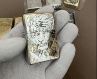 🌈                             Zippo  虎頭虎爪 全新煤油打火機  金銀色