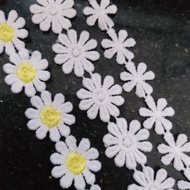 Decorative flower string, size 1.2cm to 4.5cm.(1 meter)