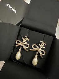 Chanel 珍珠蝴蝶結耳環