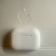 AirPods Pro 3 充電盒 購自Apple store 有單保養11/2026