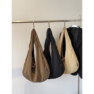 Fashion shoulder bag Dumpling bag Canvas bag Large capacity schoolbag