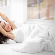 Nile Valley's 5 Star Hotel Egyptian Cotton Down Alternative Light Quilt. Sleep Comfortably