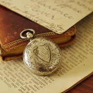 -古董英國購入之百年純銀雕花金幣硬幣盒 1906年 墜子 W771