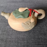 紫砂壺 '香瓜'  2001年  有證書   國工吴彩芬    $3000