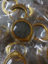 กรอบใส่เหรียญครุฑ พ.ศ. 2517 กรอบเปล่า ไม่รวมเหรียญกรอบใส่เหรียญครุฑ ***เฉพาะกรอบไม่รวมเหรียญครุฑ*** กรอบครุฑ / ตลับครุฑ