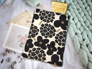 北歐系列-日本布北歐M風繡球花款拉鍊書衣-拉鍊款書套A5/25K