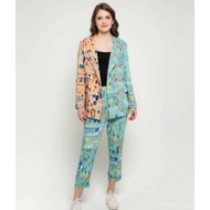 Preloved CALLA THE LABEL two tone blazer (BONUS: 4 random freebies; cannot choose)