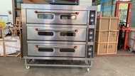 COMMERCIAL ELECTRIC OVEN 3 DECK WITH 9 TRAYS